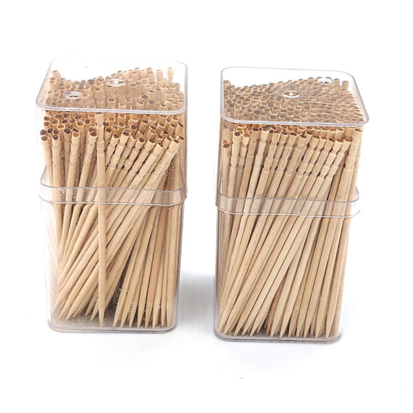 200pcs / Bottle Round Wooden Toothpicks